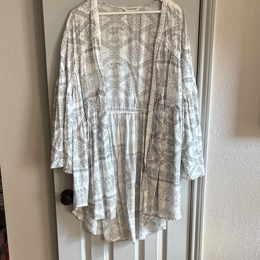 Daytrip White and Gray Kimono Cardigan